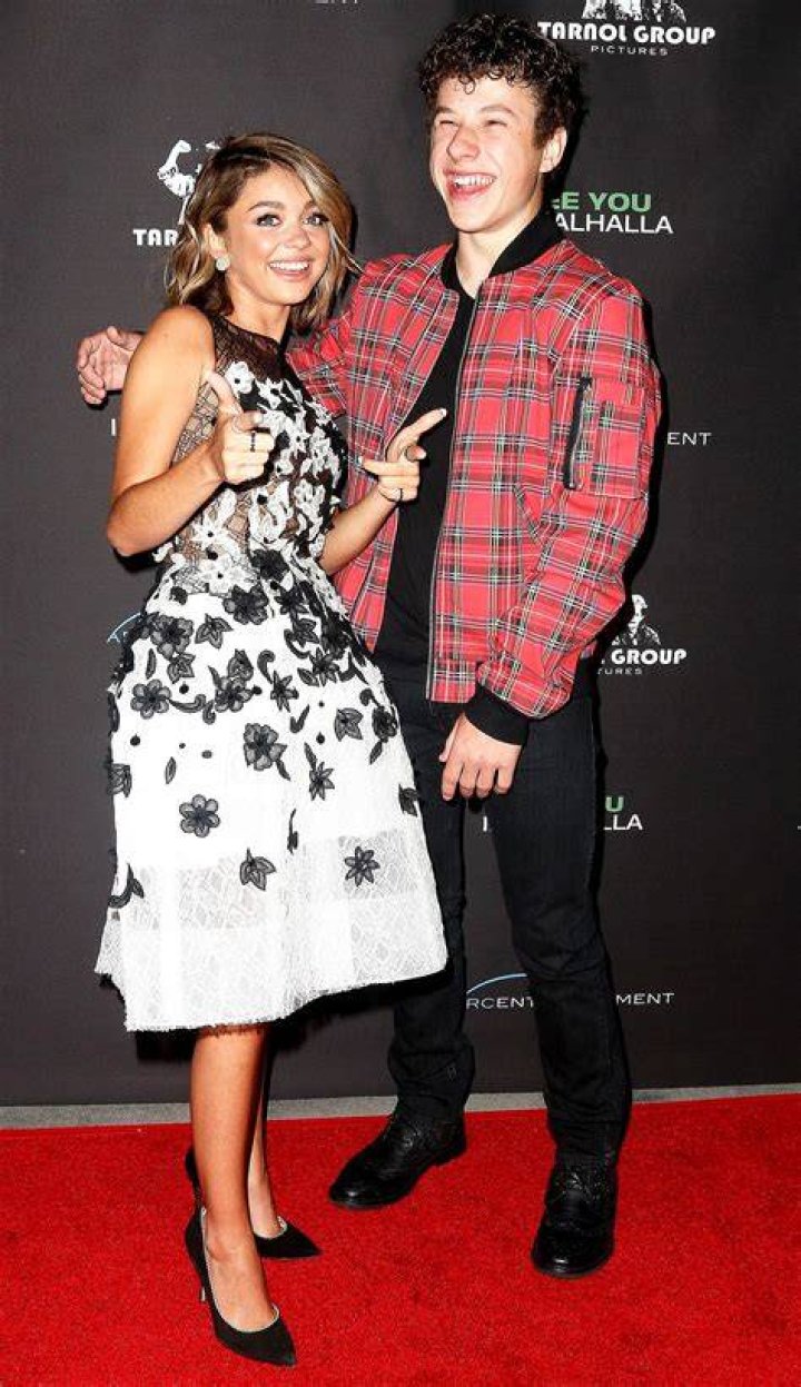 sarah hyland gift