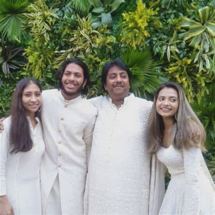 Suha Khan with her father, brother and sister