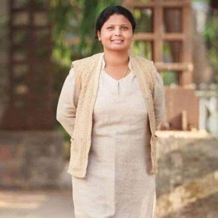Sushma Andhare height