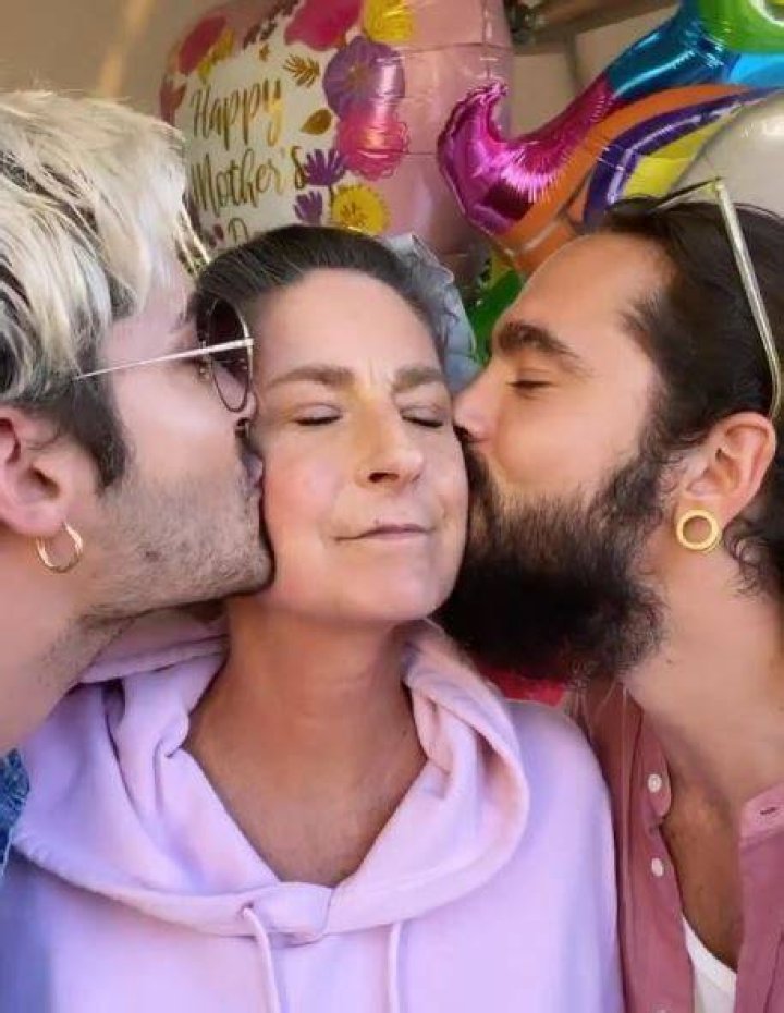 Tom Kaulitz with his mother and brother