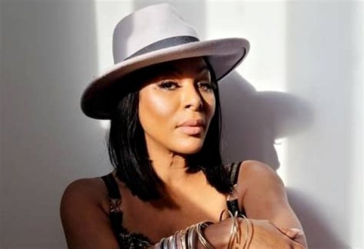 Varda Etienne Birthday, Age & Zodiac Sign
