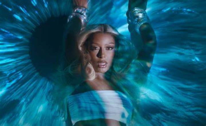 victoria monet alright