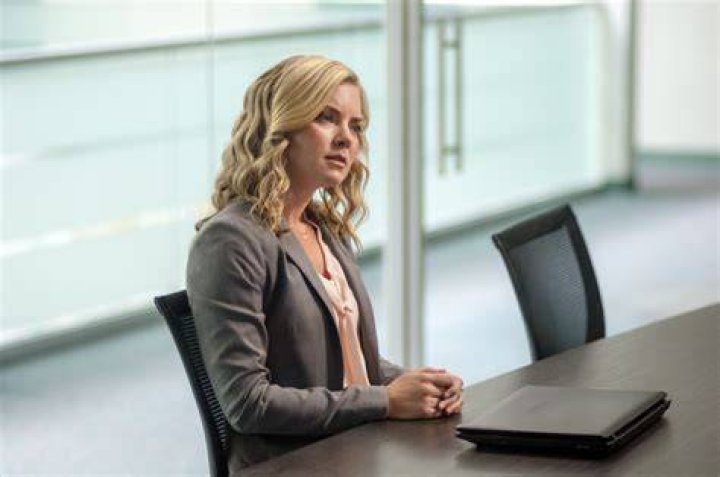 What happened to Cindy Busby on Heartland?