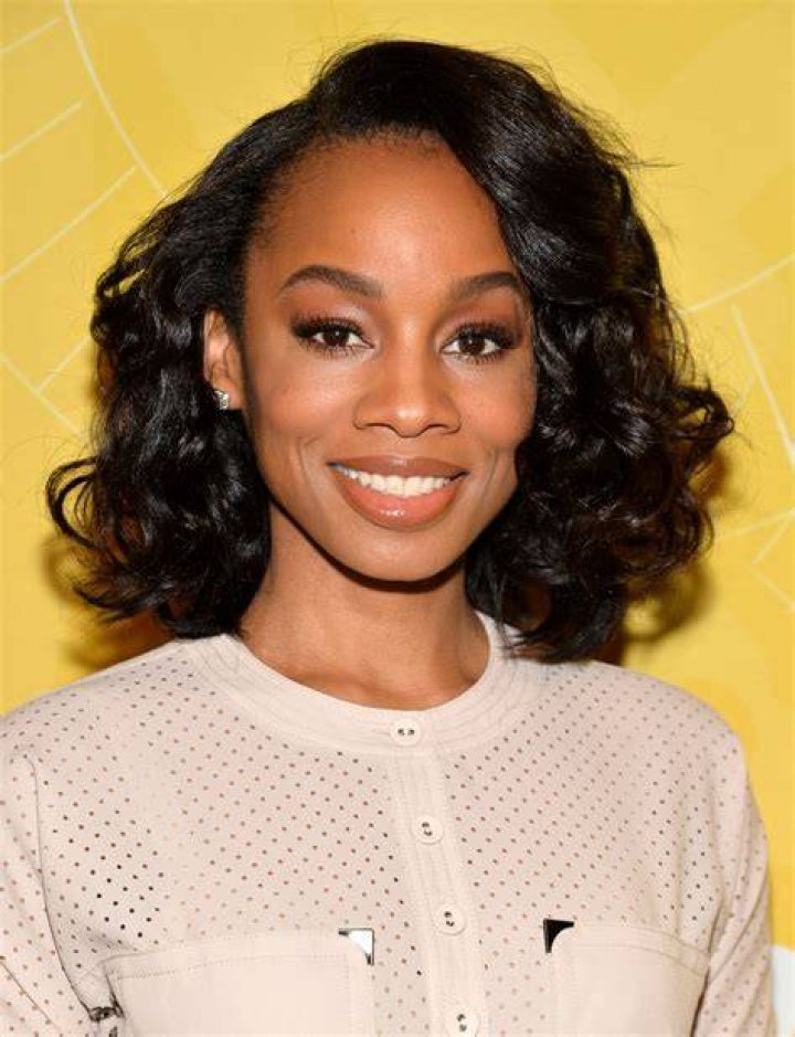 What is Anika Noni Rose known for?