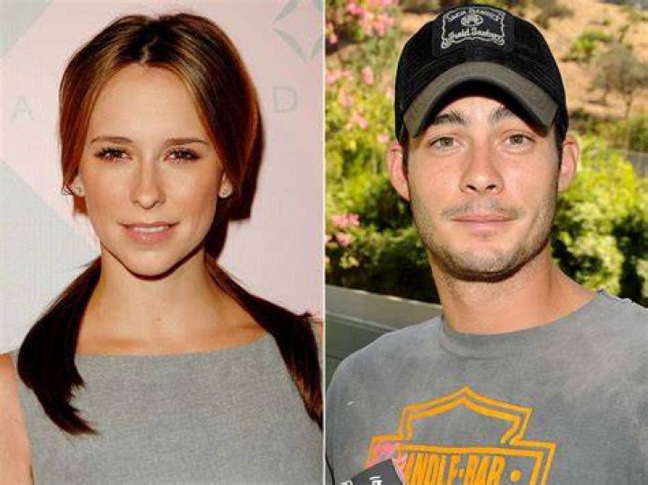 Who Is Brian Hallisay? Everything About Jennifer Love Hewitt Husband And Their Age Difference