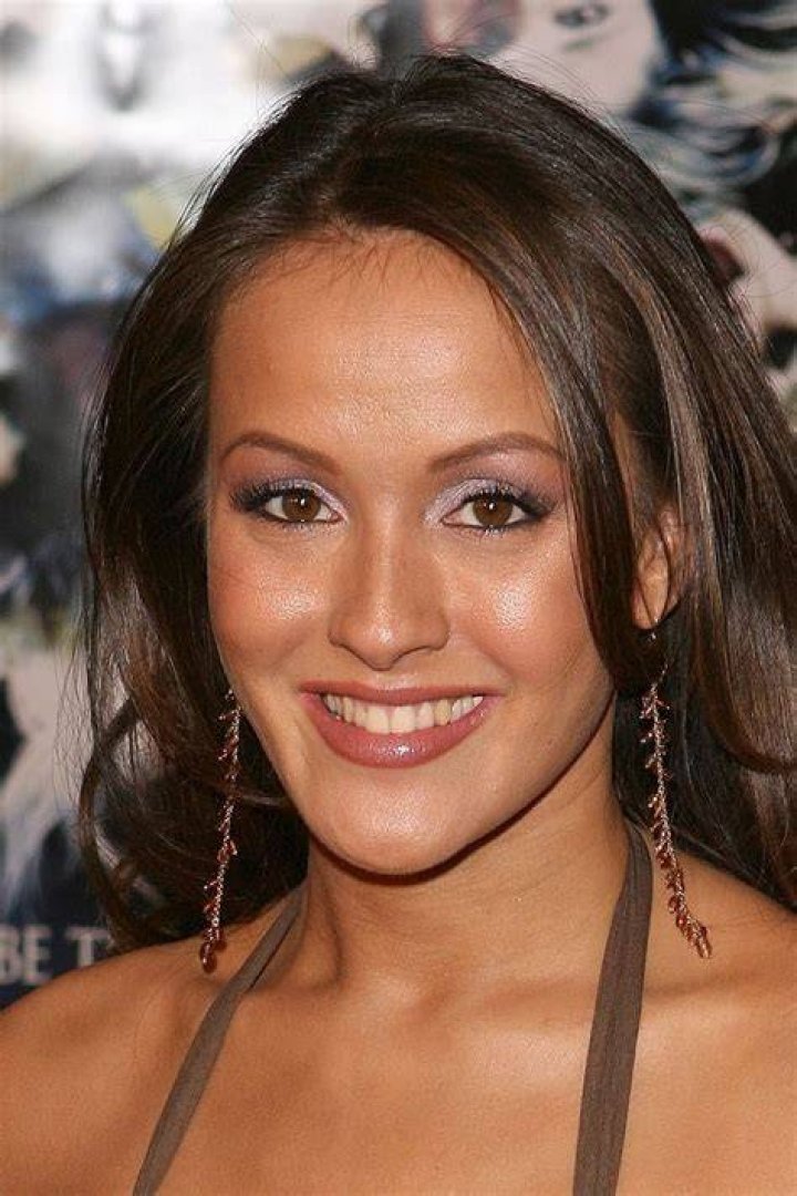 Who is Crystal Lowe? Measurements, Relationships, Net Worth