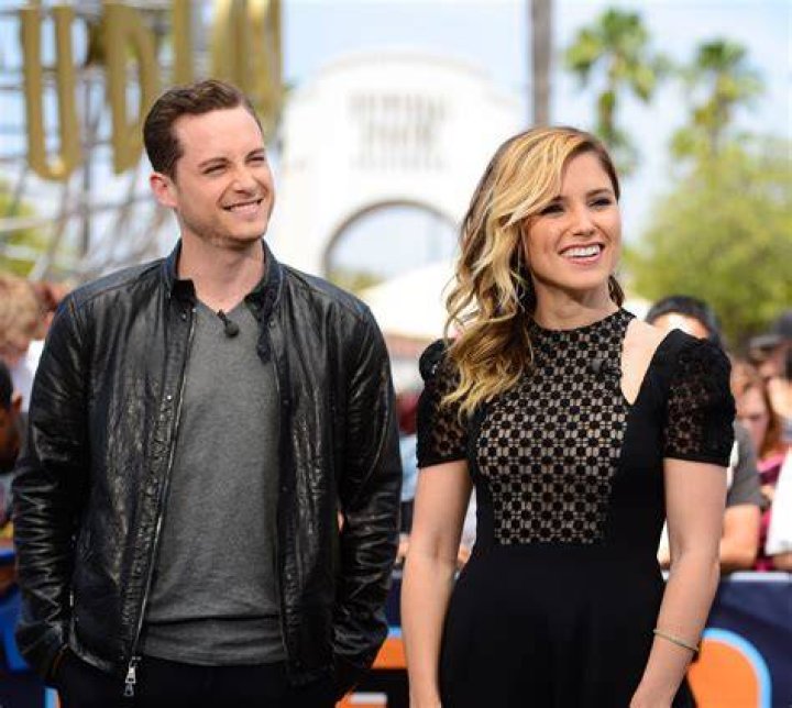 Who is Jesse Lee Soffer wife?