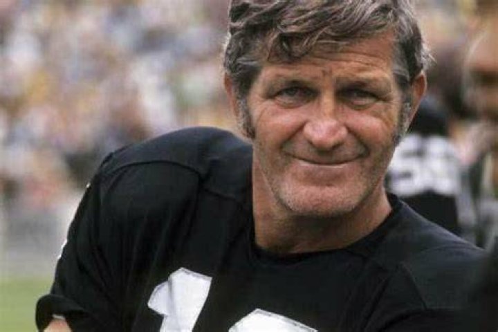 Who is the oldest quarterback ever?