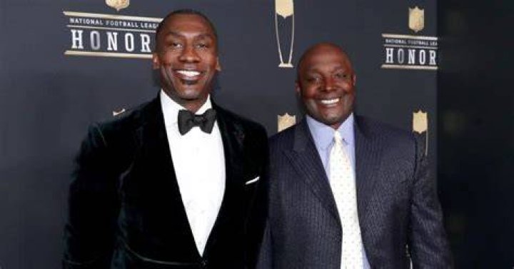 Why did Sterling Sharpe retire?
