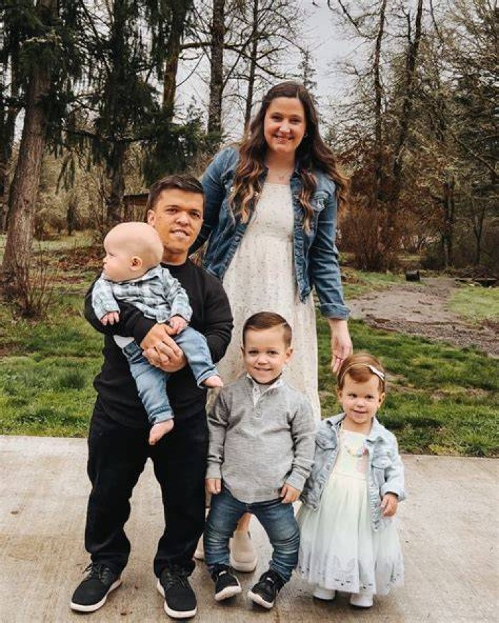 
Why Fans Think Tori Roloff Is Pregnant Again! Confusion Explained 